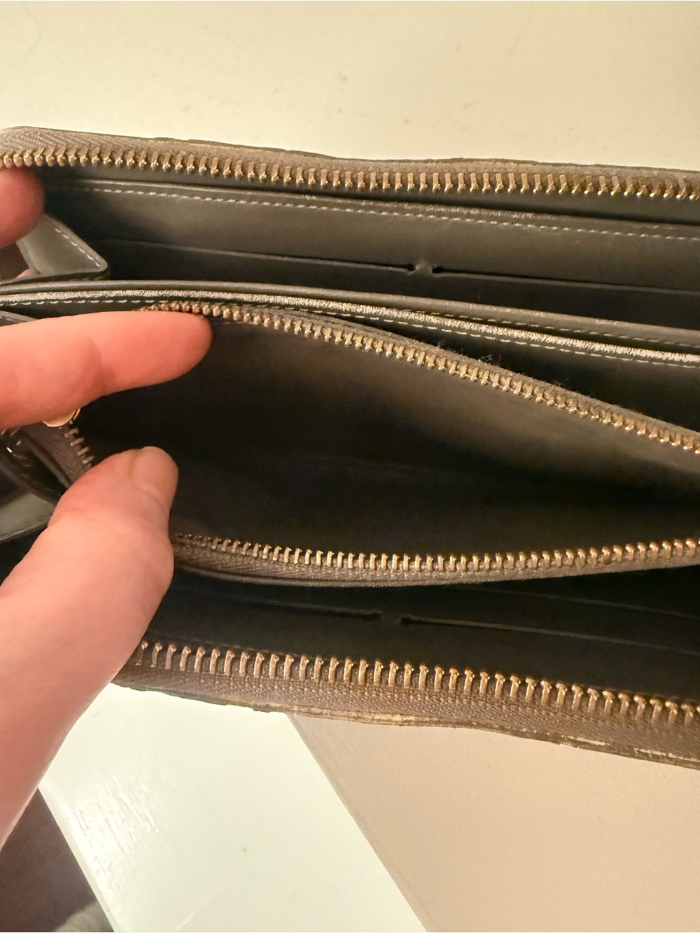 Louis Vuitton Vernis Zippy Wallet Vert Bronze Metallic Gold Monogram - Picture 8 of 15
